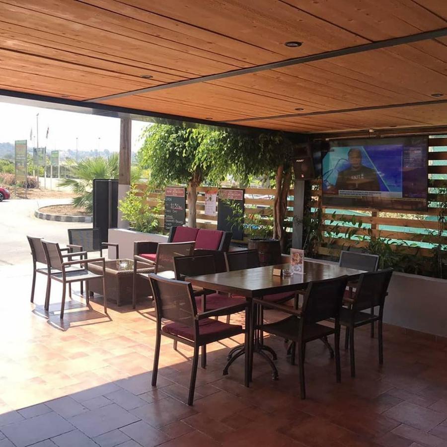 Terrazza Suites Paphos Buitenkant foto