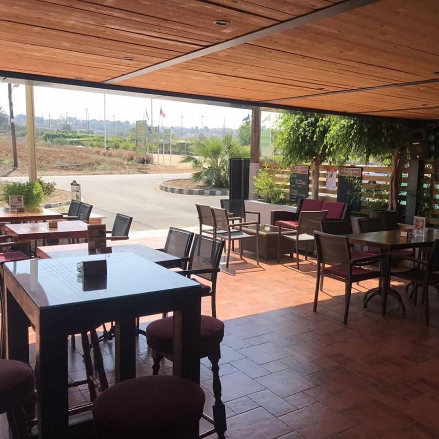 Terrazza Suites Paphos Buitenkant foto
