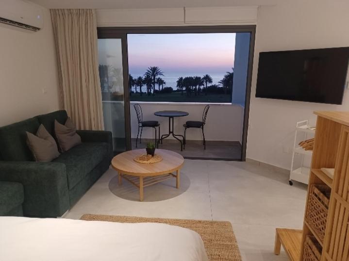 Terrazza Suites Paphos Buitenkant foto