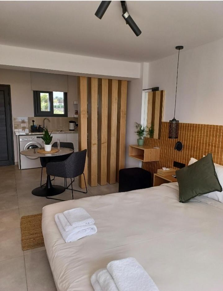 Terrazza Suites Paphos Buitenkant foto